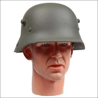 A quoi servent les boulons du casque allemand ?