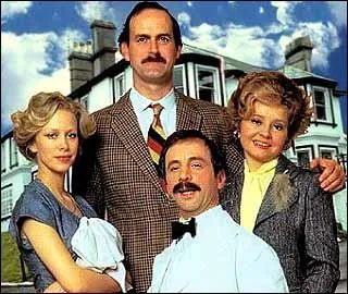 Trs courte srie, mais qui eut un fort retentissement, conue par les Monty Python. L'action, dlirante et dcapante, se passe dans un petit htel. Quel est son titre ?