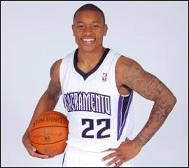 Qui est ce meneur rookie, 60e et dernier joueur slectionn de la draft 2011 ?