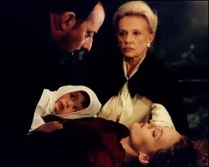 Le film a t tourn deux fois. Une premire fois en franais, et la seconde en anglais...