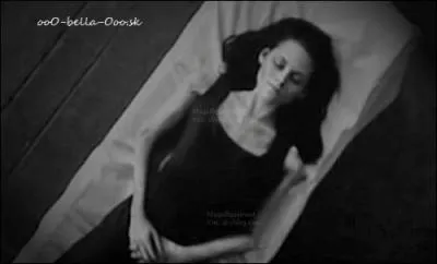 Comment Edward lui injecte son venin ? (la premire fois)