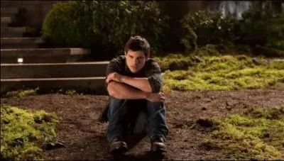 Que dcide de faire Jacob une fois Bella morte ?