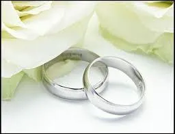 Ce mois (celui de la question prcdente) tait consacr aux mariages de deux tre 'amoureux' de la mythologie grecque, de qui s'agit-il ?