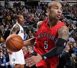 Qui est ce meneur, ancien joueur des Portland Trail Blazers et des New Orleans Hornets ?