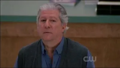 Comment s'appelle le chien du professeur Kellerman ?