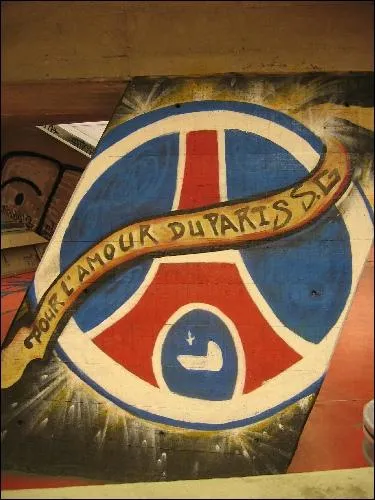 Quel milieu de terrain brsilien en provenance de l'Inter de Milan a sign au PSG dans les dernires heures du mercato d'hiver ?