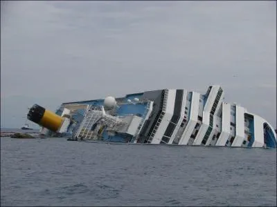 Quel est le nom du capitaine du Costa Concordia, qui a fait naufrage le 13 janvier au large de l'Italie ?