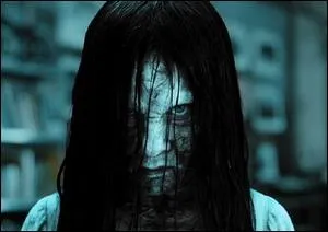 Une mystrieuse cassette vido serait porteuse d'une trange maldiction : quiconque la visionne est condamn  mourir sept jours plus tard par un coup de tlphone !