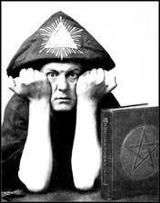 Aleister Crowley tait un personnage trange fascin par la magie. Il eut une vie tumultueuse et dirigea plusieurs socits secrtes. Comment se faisait-il appeler ?