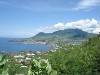 La Guadeloupe fait partie de l'archipel des Antilles dans la mer des Carabes. Quel est son chef-lieu ?