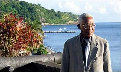 Pote et homme politique martiniquais, Aim Csaire est dcd en 2008. Pour lui rendre hommage un lieu public a t rebaptis  son nom. Lequel ?