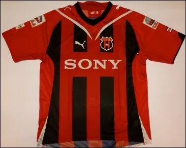 A quelle quipe de foot appartient ce maillot ?