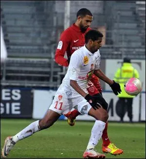 Jemaa signe  Brest, mais il quitte quel club ?