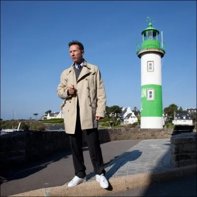 Quel est le nom de cette srie tlvise franaise ?