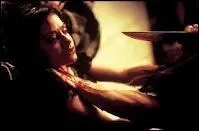  quel type de jeune, le tueur du slasher  Cherry Falls  s'en prend-il ?