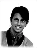 Fils d'une vendeuse de violettes , ds 19 ans il rencontre le succs avec ' Capri c'est fini ' ... .