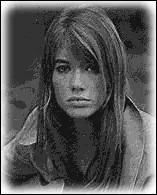 Elle triomphe  18 ans avec ce titre phare ' Tous les garons et les filles ' ... .