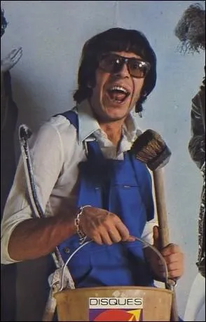 Ce type l, remercie le petit Jsus d'avoir bien mang et bien bu ... .