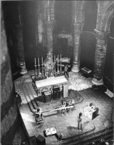 Cette photo date de 1972, elle fut capture lors d'un concert donn dans une cathdrale. Mais laquelle ?