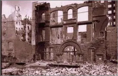 18 avril 1906 : une ville de Californie de 400 000 habitants, est dvaste par un tremblement de terre (d'une magnitude de 8, 5 sur l'chelle de Richter) et par les incendies qui suivent. Cette ville est :