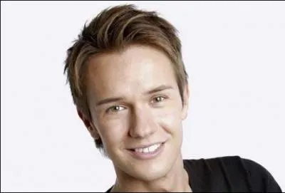 Qui est cet animateur de France 3 ?