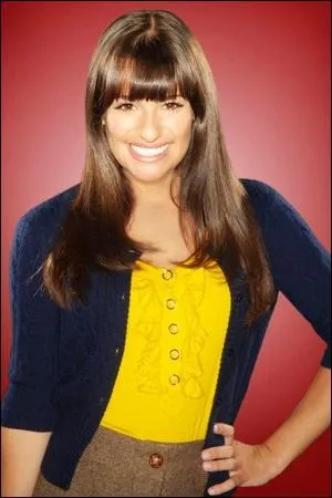 De quoi ce personnage fait-il toujours suivre sa signature ?