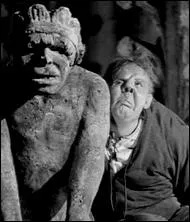 'Borgne, bossu, cagneux, il n'tait gure qu'un  peu prs' (Victor Hugo).