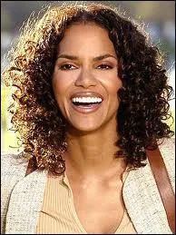 Quelle actrice mtisse amricaine a t oscarise pour ' l'ombre de la haine' en 2002 ?