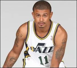 Qui est cet ancien meneur des Memphis Grizzlies et des Seattle SuperSonics ?