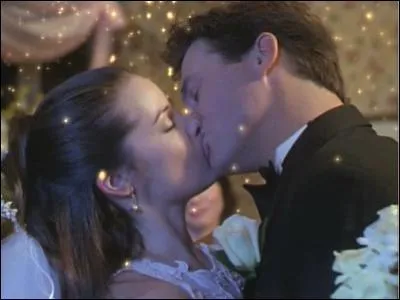 Au bout de combien de fois Lo et Piper parviennent  se marier ?