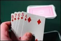 C'est un jeu o l'on doit faire des combinaisons dans son jeu de 14 cartes et obtenir 51 points pour ainsi pouvoir 'descendre' ses cartes et gagner.