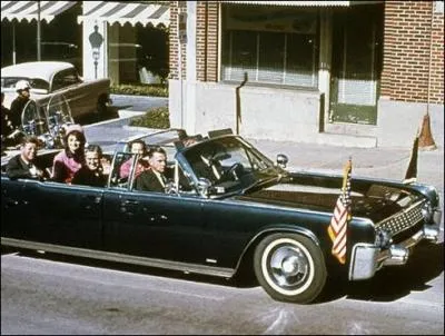 ' On tue les Rois, Monsieur Garrison. La politique, c'est le pouvoir, rien de plus. '