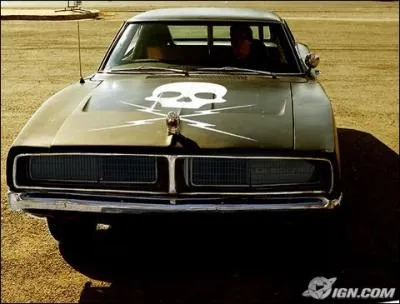 'Hey Pam, tu te rappelles quand je t'ai dit que cette caisse protgeait de la mort ? C'tait pas des conneries. Elle est sre  100% cette bagnole. '