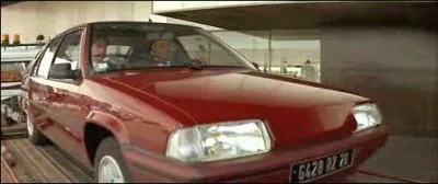 'Dr Tissot ? Dr Tissot ? Vous connaissez cette grosse dame ? '