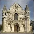 Au centre de Poitiers se dresse une collgiale, spectaculaire par sa nef trs haute du XIe sicle et son imposante faade entirement sculpte. Quel est son nom ?