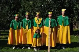 Communaut de lacs destine  favoriser une entraide fraternelle.