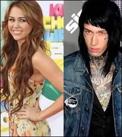 Trace Cyrus, son demi frre, est le leader d'un groupe. Lequel ?