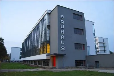 Dans quelle ville allemande le Bauhaus a- t-il dmnag en 1926 ?