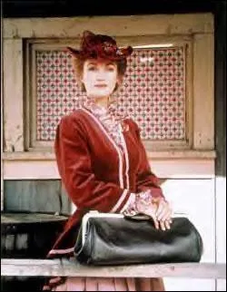 Combien de fois Michaela est-elle tombe enceinte (en comptant les fausses couches) ?