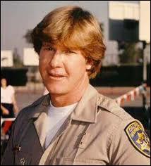 Qui est ce motard de la police autoroutire de Californie ? ('Chips' - 1977)