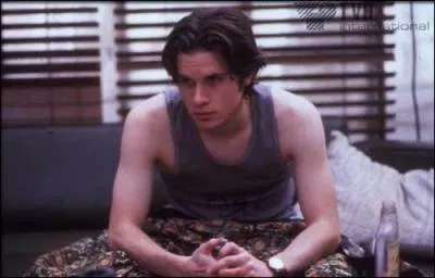 Que cultive Sam dans sa serre ?