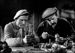 Une nuit d'agitation et de crimes inexpliqus sme la panique et le doute au sein de la famille Goupi.