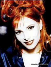 Quelle chanteuse a t dcouverte et propulse par Mylne Farmer ?