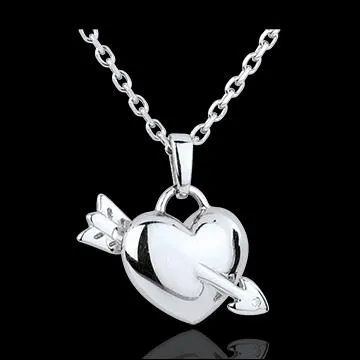 Ce collier en forme de coeur est de couleur...