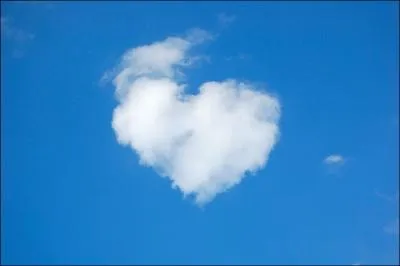 Ce coeur est de couleur... sur fond...