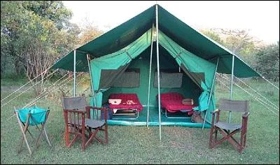 Malheuresement pour Saint-Josse, tous les htels sont complets, il va devoir dormir dans la...