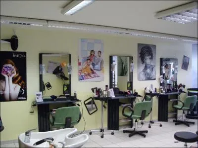 Cette image vous donnera, le titre d'un sketche de Muriel Robin ?