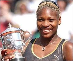 En quelle anne ralise-t-elle le Petit Chelem, c'est--dire trois Grand Chelem sur quatre la mme anne ?