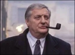 A quel crivain belge doit-on le personnage du commissaire Jules Maigret incarn par Bruno Cremer  la tlvision ?