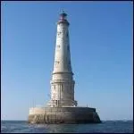 Quel est ce phare, class monument historique, le plus ancien encore en activit, sa construction date du XVIe sicle ?
